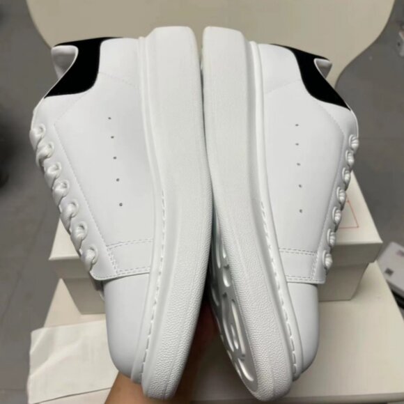 Alexander McQueen us7/European size 40 - Picture 3 of 5